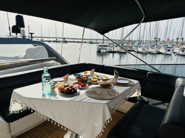 Motoryacht 21 Avec Equipage Hotel Barcelona Eksteriør billede