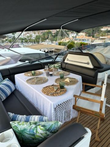 Motoryacht 21 Avec Equipage Hotel Barcelona Eksteriør billede