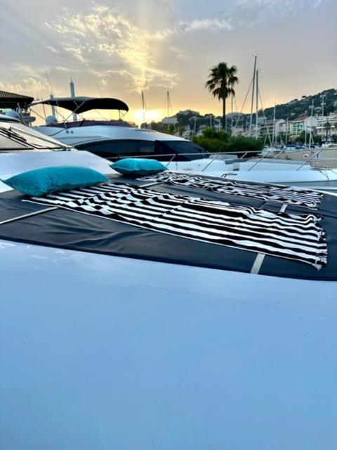 Motoryacht 21 Avec Equipage Hotel Barcelona Eksteriør billede