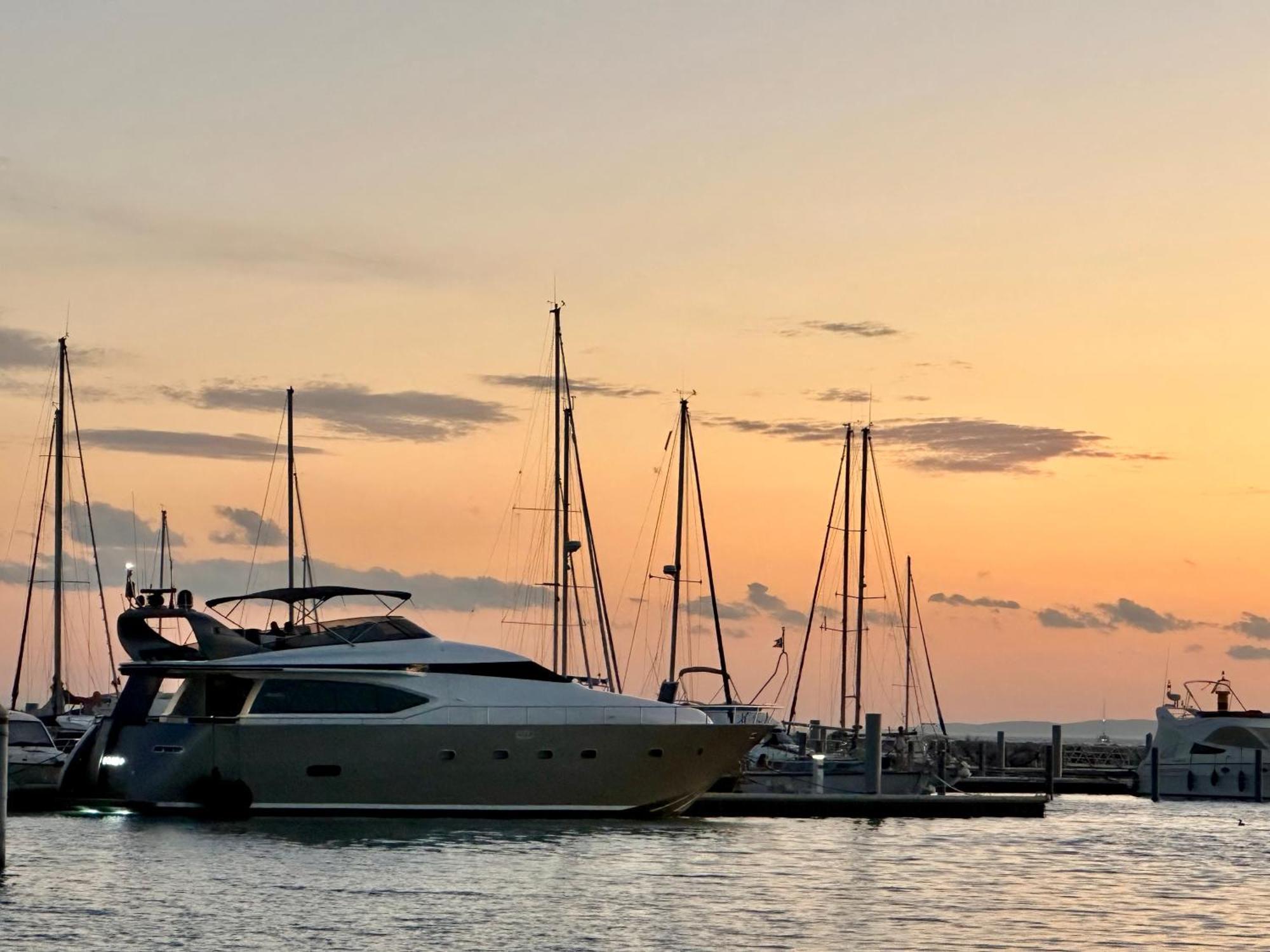 Motoryacht 21 Avec Equipage Hotel Barcelona Eksteriør billede